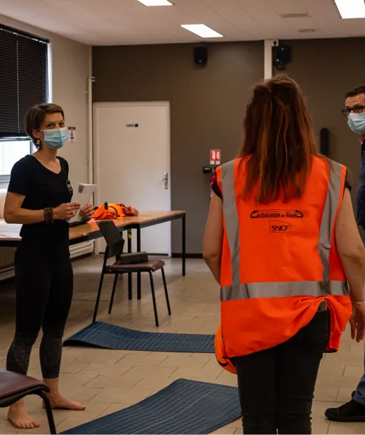 interventions-ponctuelles Discussion avec Coach sportif professionnel au travail
